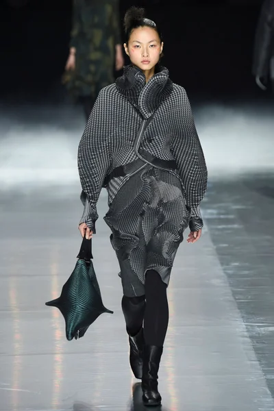 Look 23